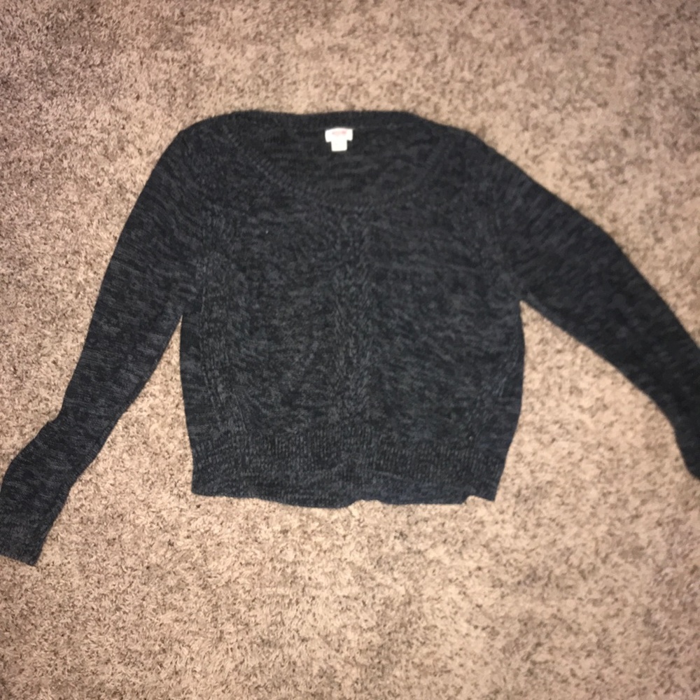 XXL gray sweater (fits more like a Large)